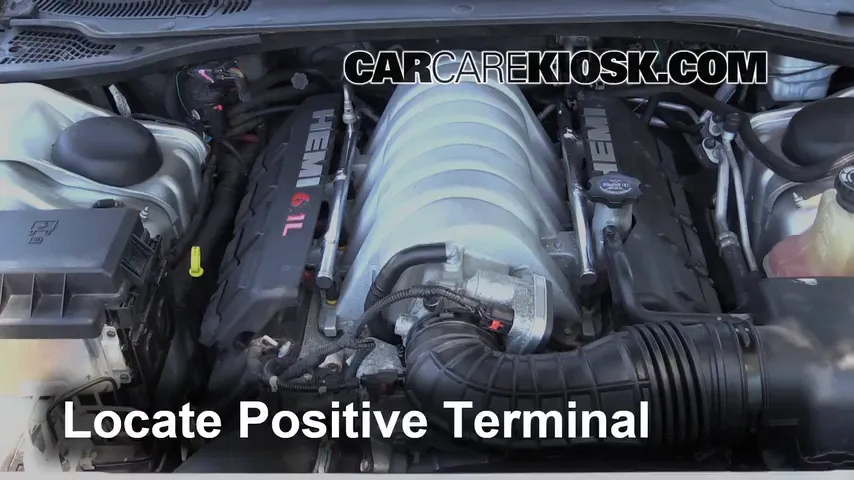 2006 Chrysler 300 C SRT8 6.1L V8 Battery Jumpstart